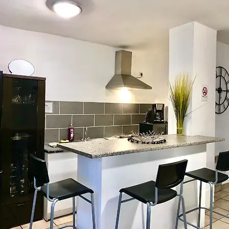 24h 7j Apartment